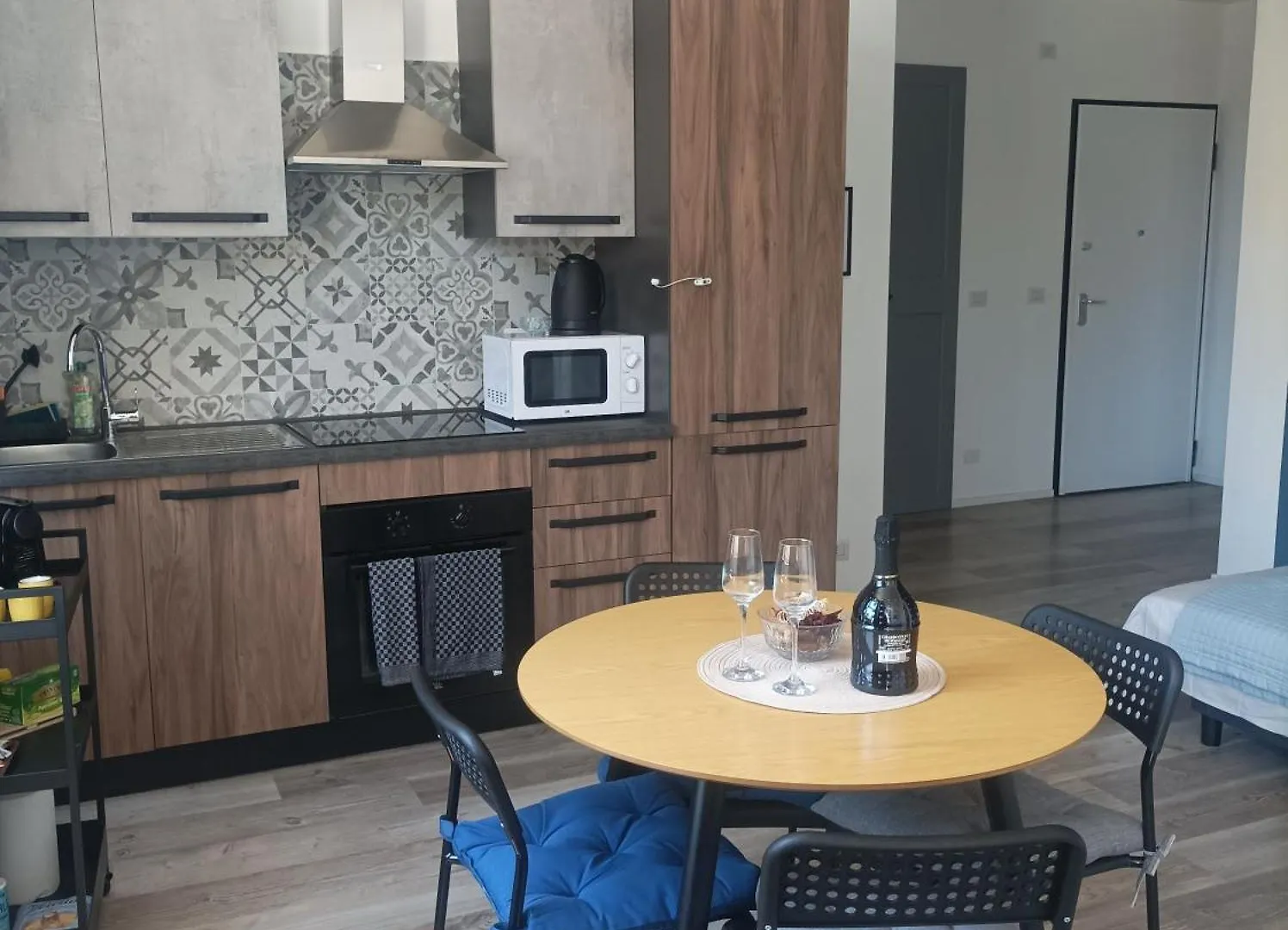 Blu House Casa Vacanza Vicino Terminal Traghetti Genova Apartment  Genoa