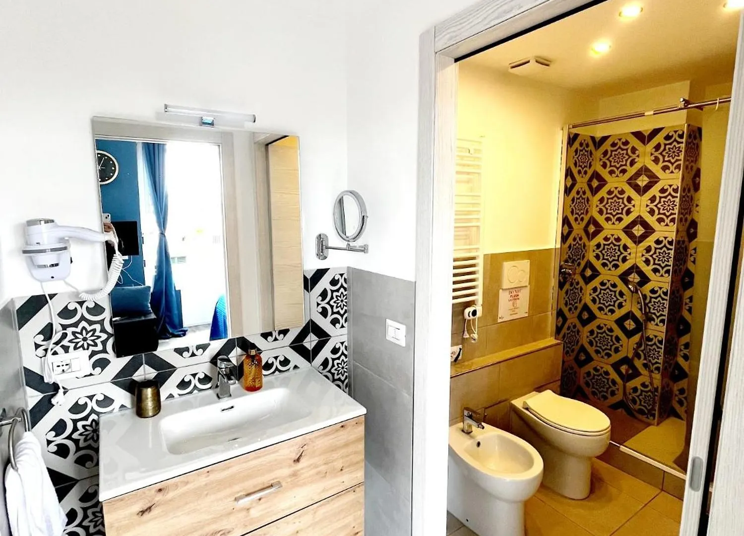 Blu House Casa Vacanza Vicino Terminal Traghetti Genova Apartment 0*, Genoa Italy
